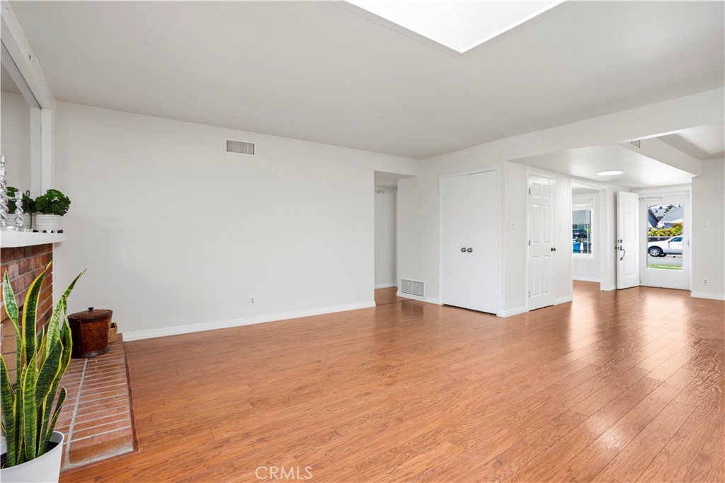 2467 Marisa Place Simi Valley, CA 93065 - Photo 8 of 29