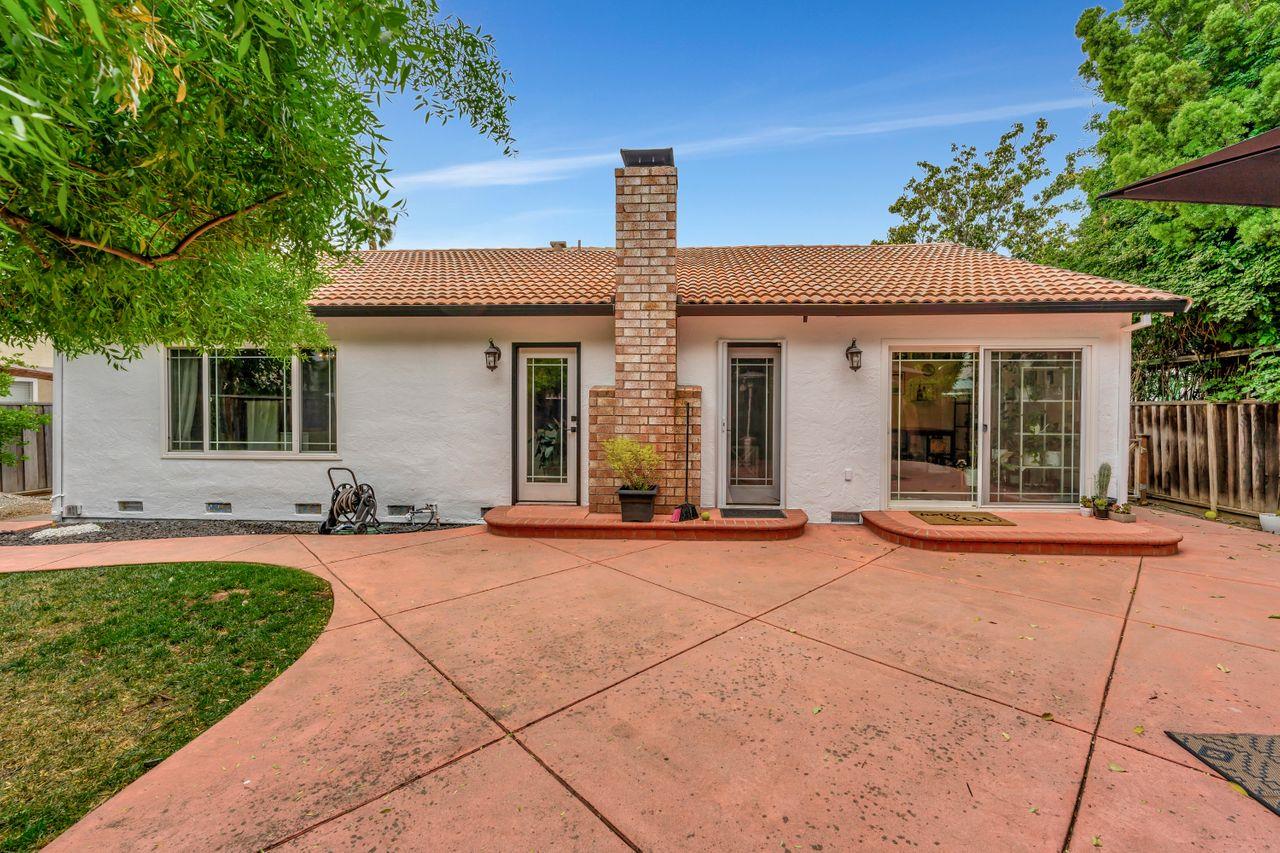 470 Corte Cabanil Morgan Hill, CA 95037 - Photo 36 of 41 front view of a house with a yard