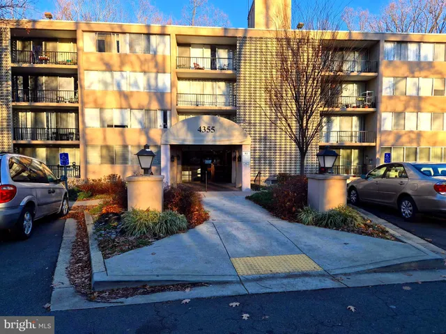 $2,600 | 4355 Ivymount Court, Unit 16, Annandale, VA 22003