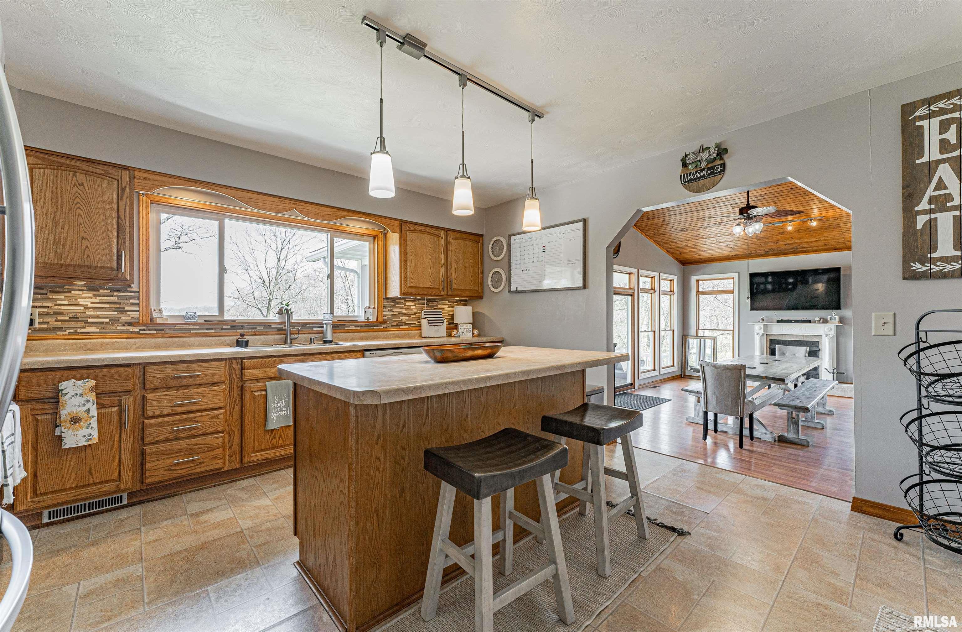 21623 Lago Drive Delavan, IL 61734 - Photo 15 of 42