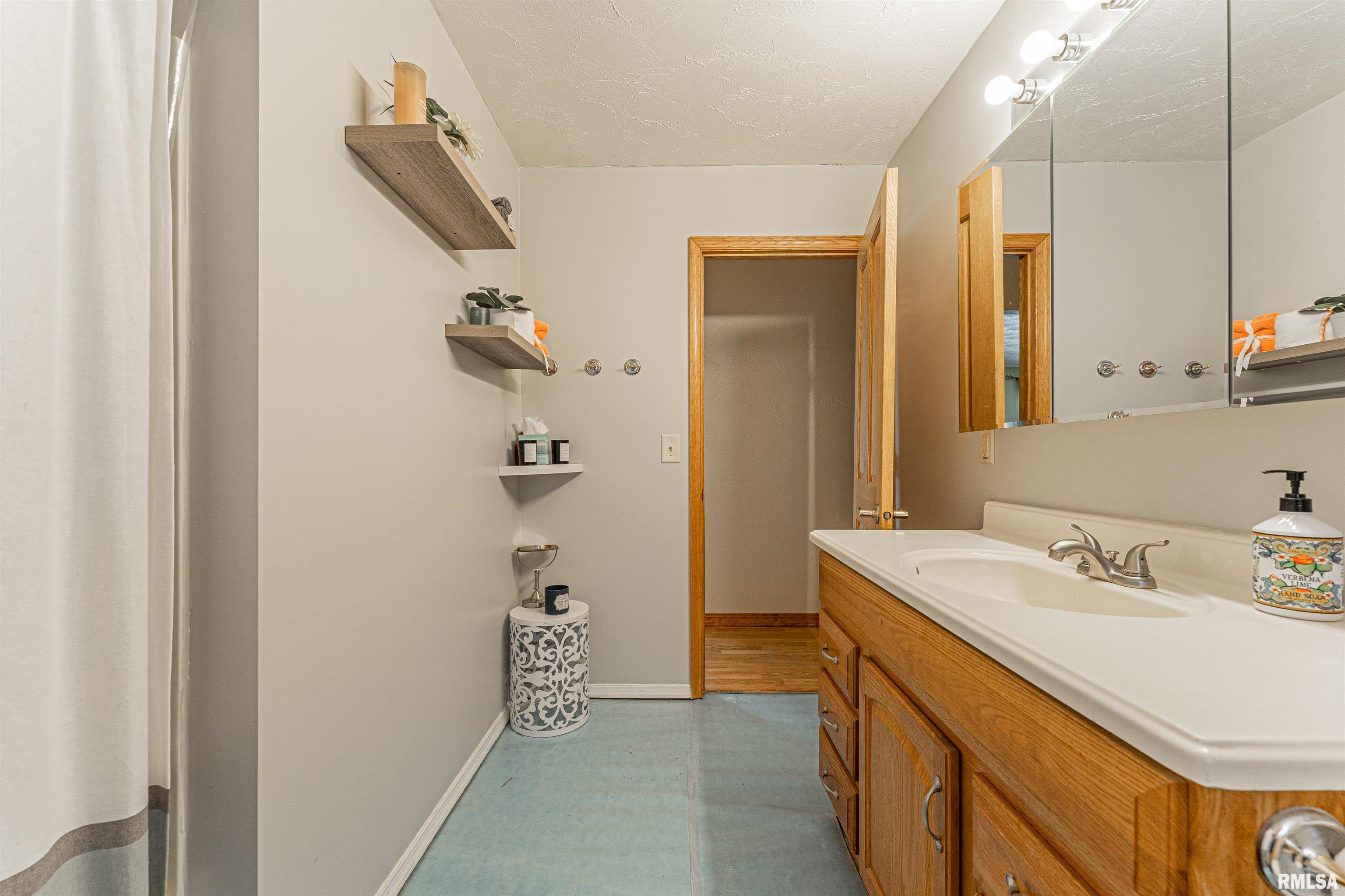 21623 Lago Drive Delavan, IL 61734 - Photo 34 of 42