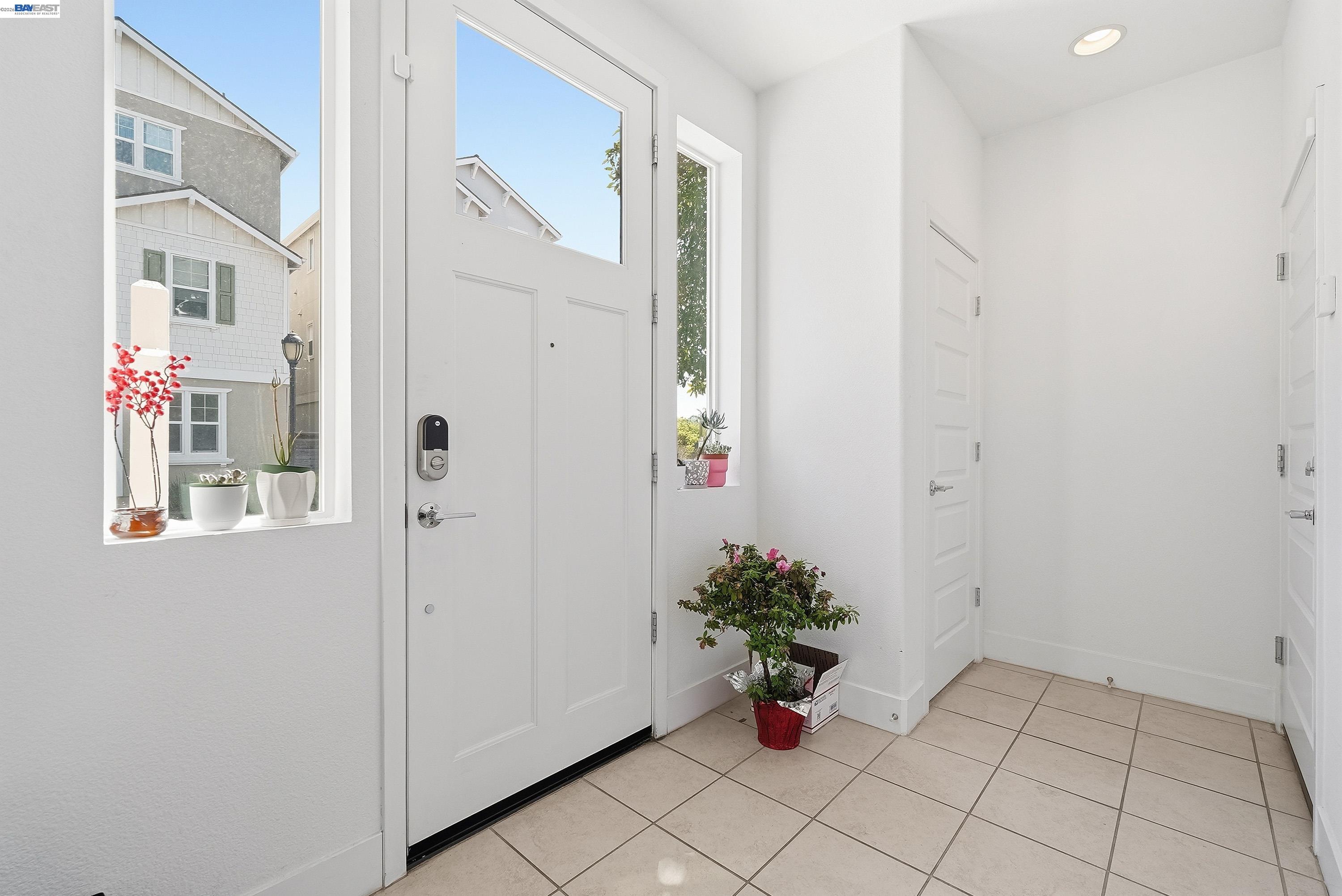 5569 Azalea Way Newark, CA 94560 - Photo 3 of 38