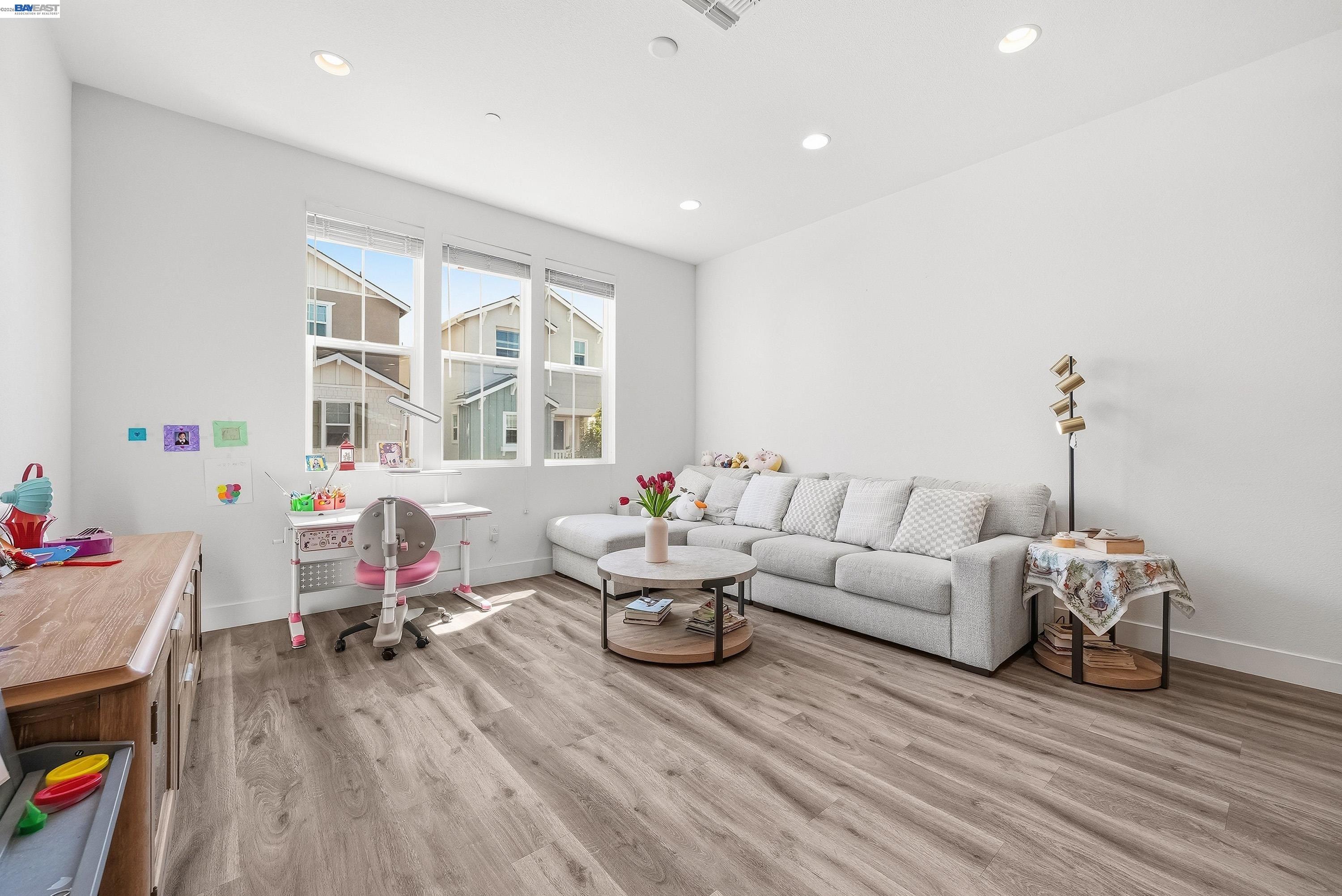 5569 Azalea Way Newark, CA 94560 - Photo 4 of 38