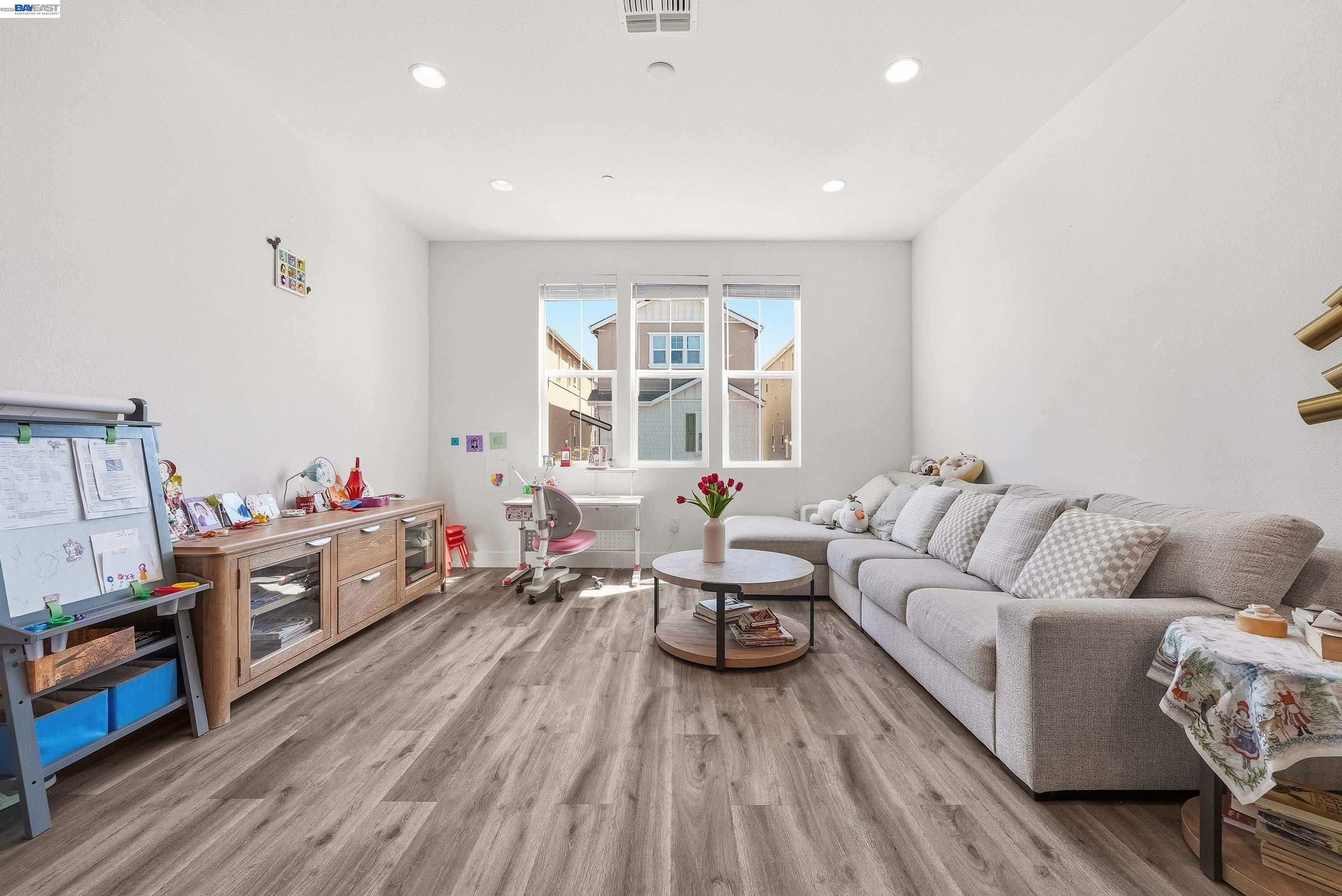 5569 Azalea Way Newark, CA 94560 - Photo 6 of 38