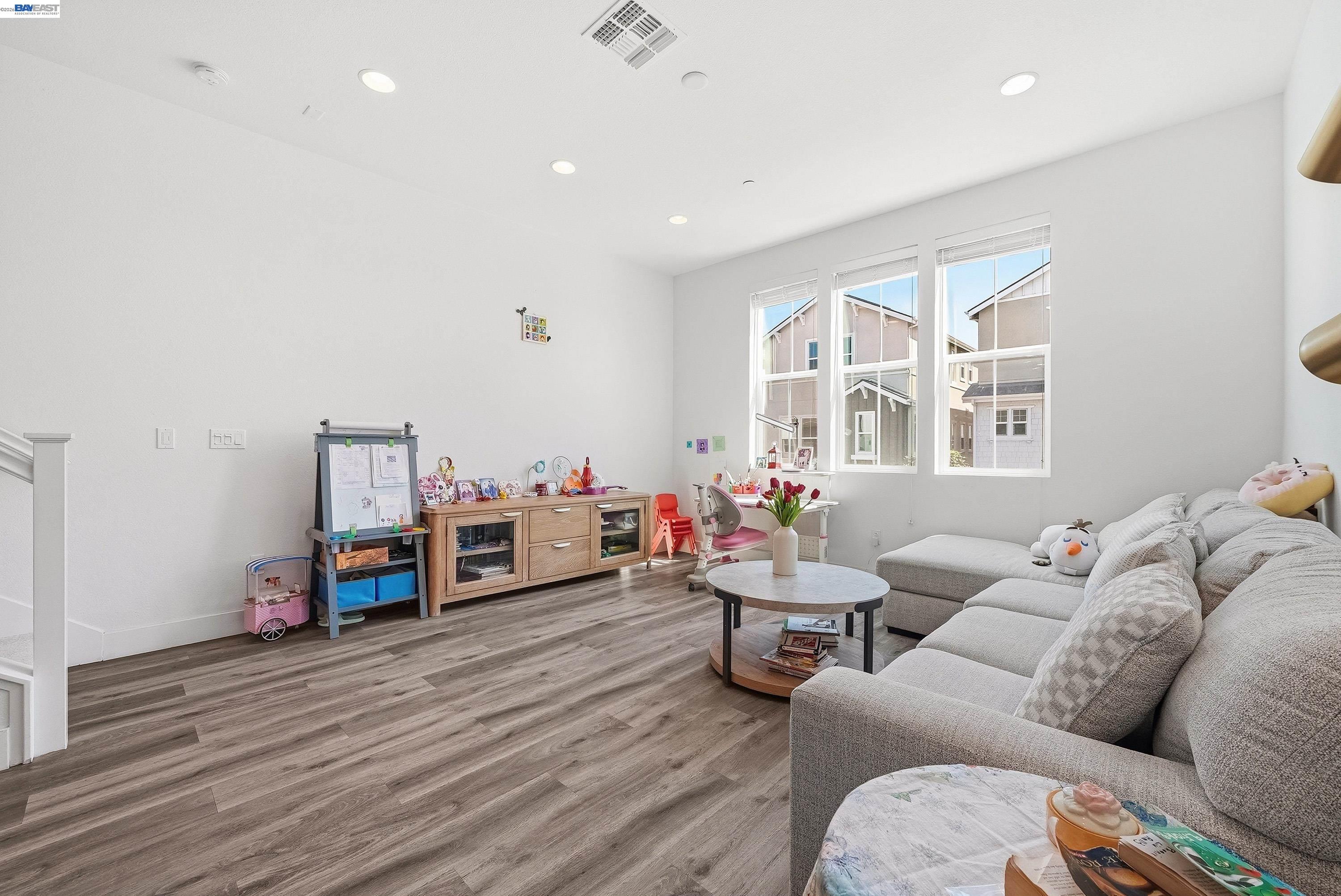 5569 Azalea Way Newark, CA 94560 - Photo 7 of 38