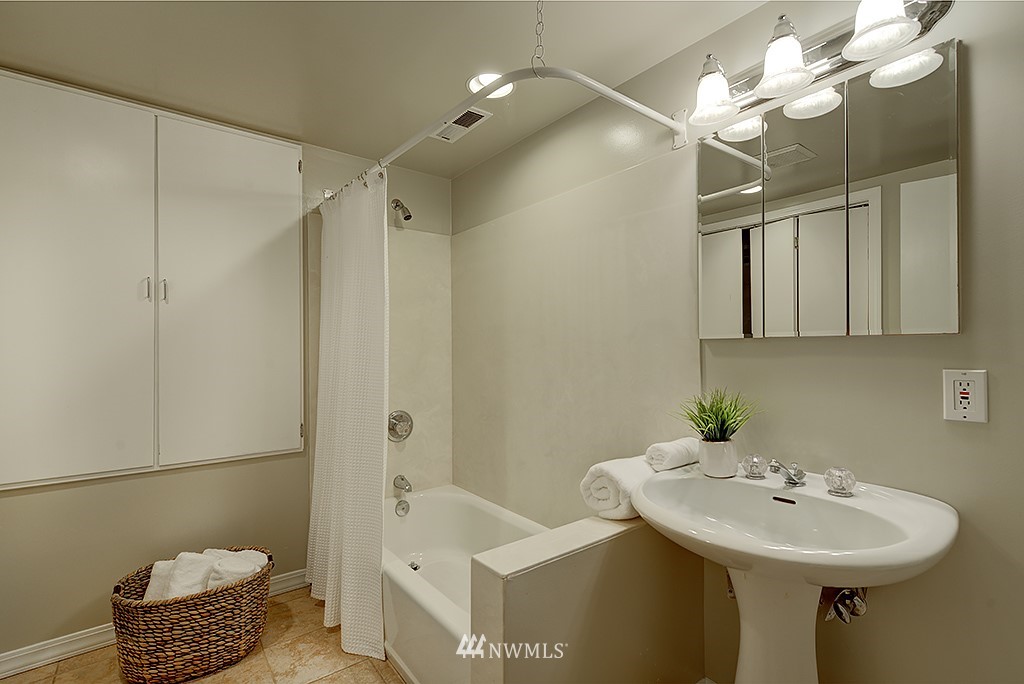4118 Southwest Austin Street Seattle, WA 98136 - Photo 20 of 25 Gallery Image 20