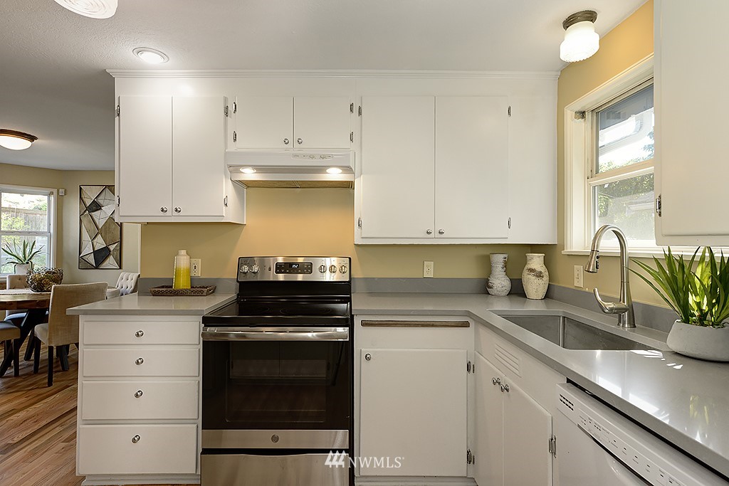 4118 Southwest Austin Street Seattle, WA 98136 - Photo 9 of 25 Gallery Image 9