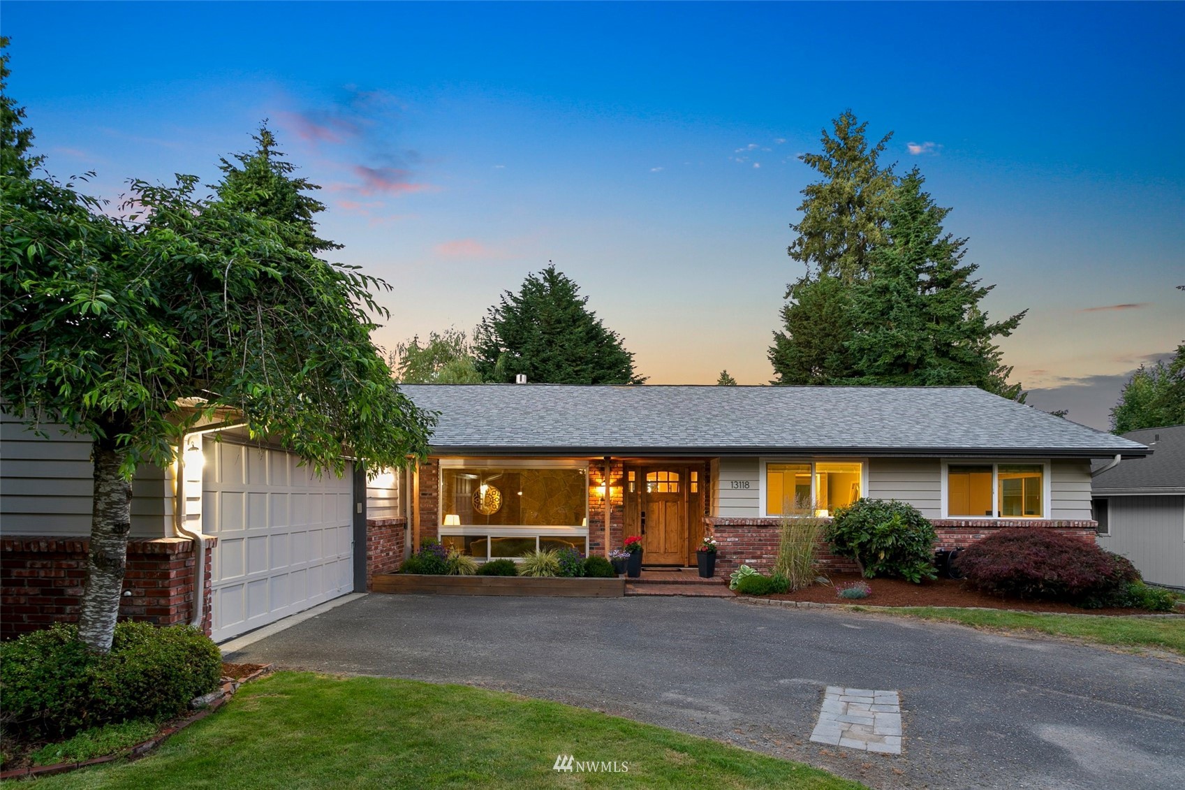 13118 158th Avenue Southeast Renton, WA 98059 - Photo 4 of 40 Gallery Image 4