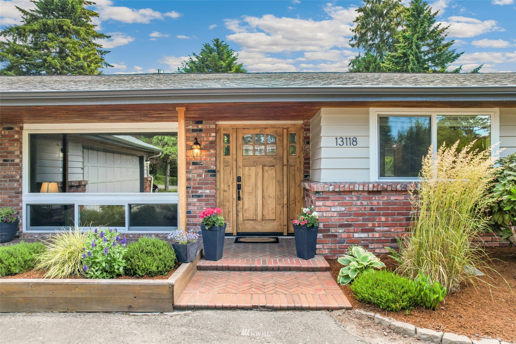 13118 158th Avenue Southeast Renton, WA 98059 - Photo 5 of 40 Gallery Image 5