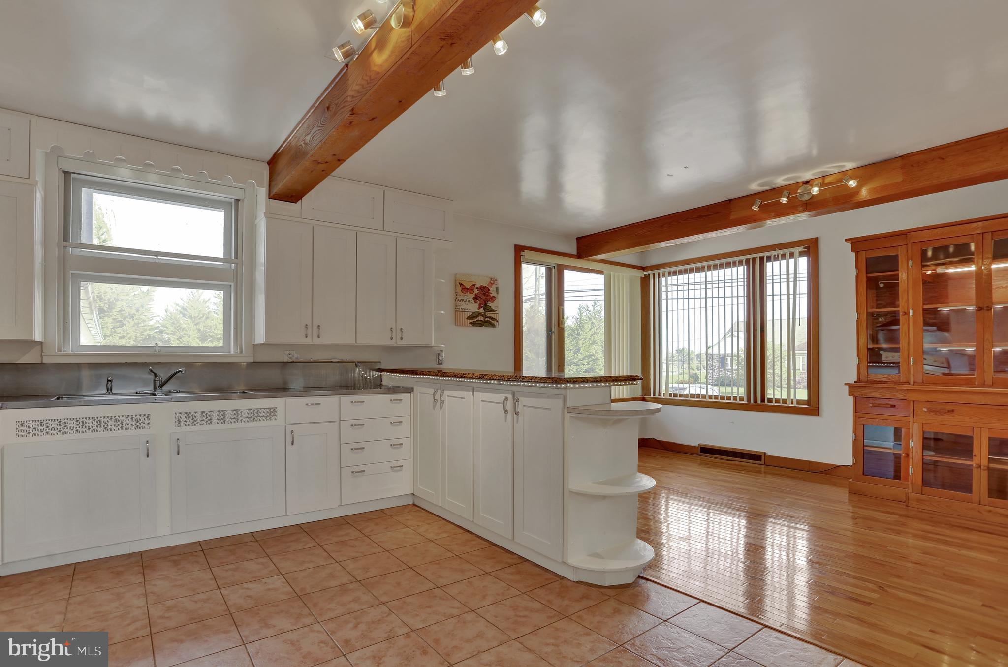 2334 Moselem Spring Road Fleetwood, PA 19522 - Photo 7 of 35 Gallery Image 7