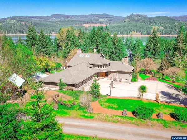 $879,000 | 44130 Santiam Highway, Foster, OR 97345