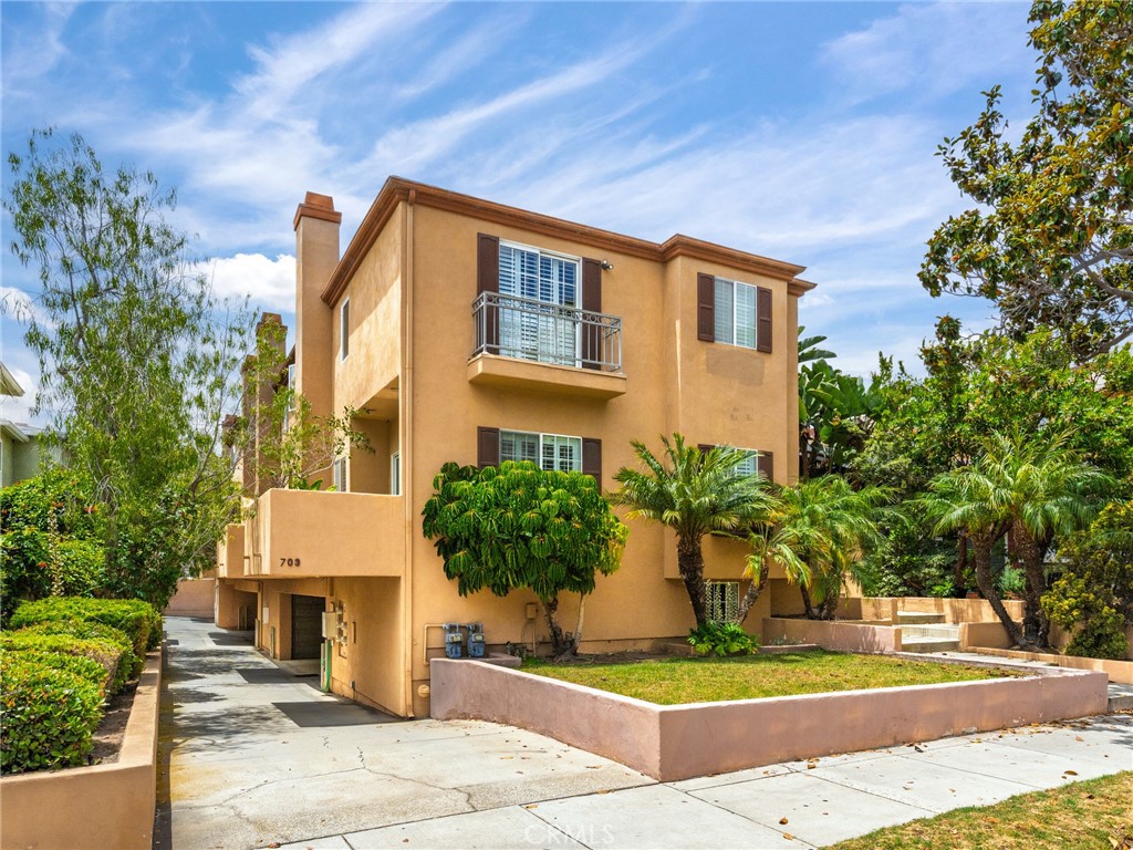 703 Main Street, Unit 2 El Segundo, CA 90245 - Photo 1 of 24