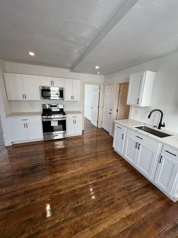 $2,100 | 213 Mechanic Street, Unit 2, Leominster, MA 01453