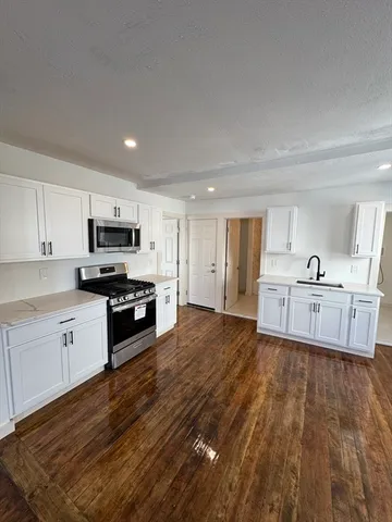 $2,100 | 213 Mechanic Street, Unit 2, Leominster, MA 01453