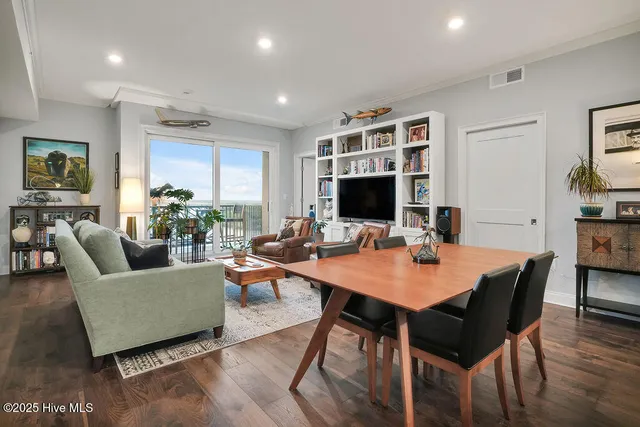 $849,000 | 240 North Water Street, Unit 1154, Wilmington, NC 28401