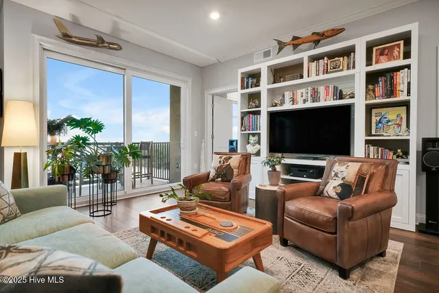 $849,000 | 240 North Water Street, Unit 1154, Wilmington, NC 28401