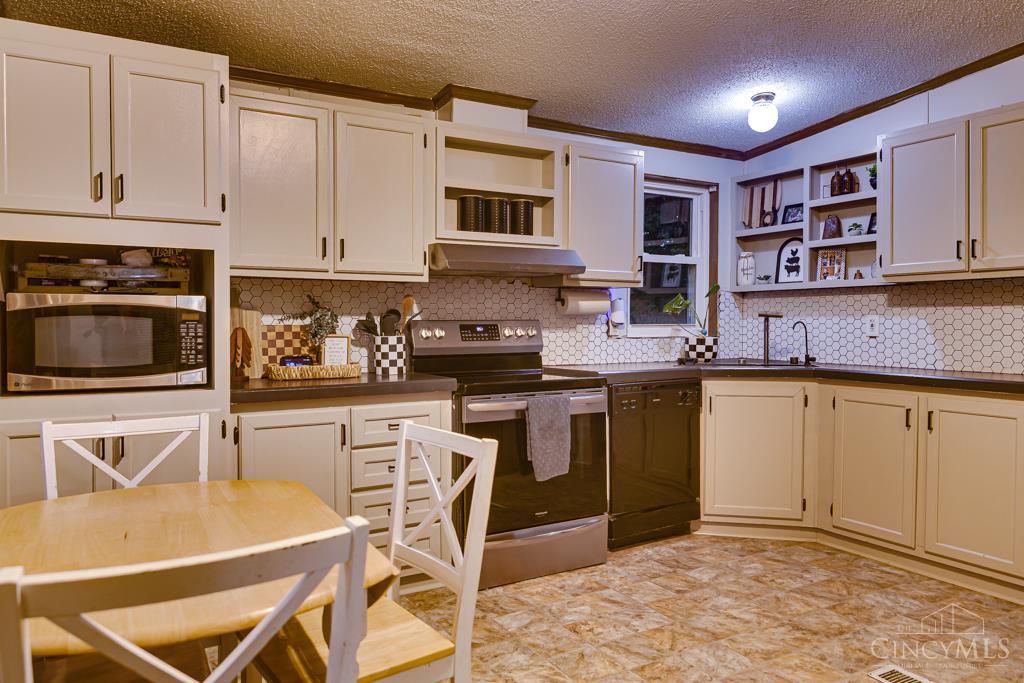 922 Nauvoo Road Clarksville, OH 45113 - Photo 9 of 24 Gallery Image 9