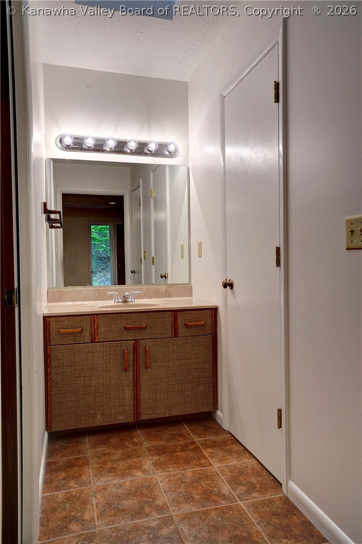 1439 Brookstone Road Charleston, WV 25314 - Photo 16 of 30 Gallery Image 16