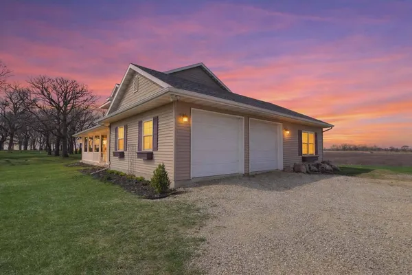 $510,000 | 10741 797th Avenue, Glenville, MN 56036
