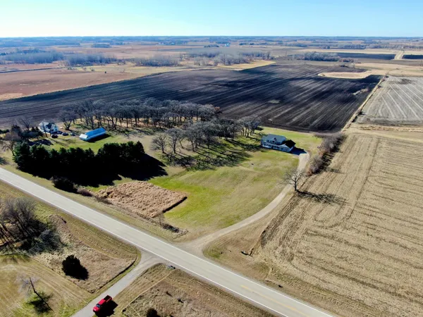 $510,000 | 10741 797th Avenue, Glenville, MN 56036