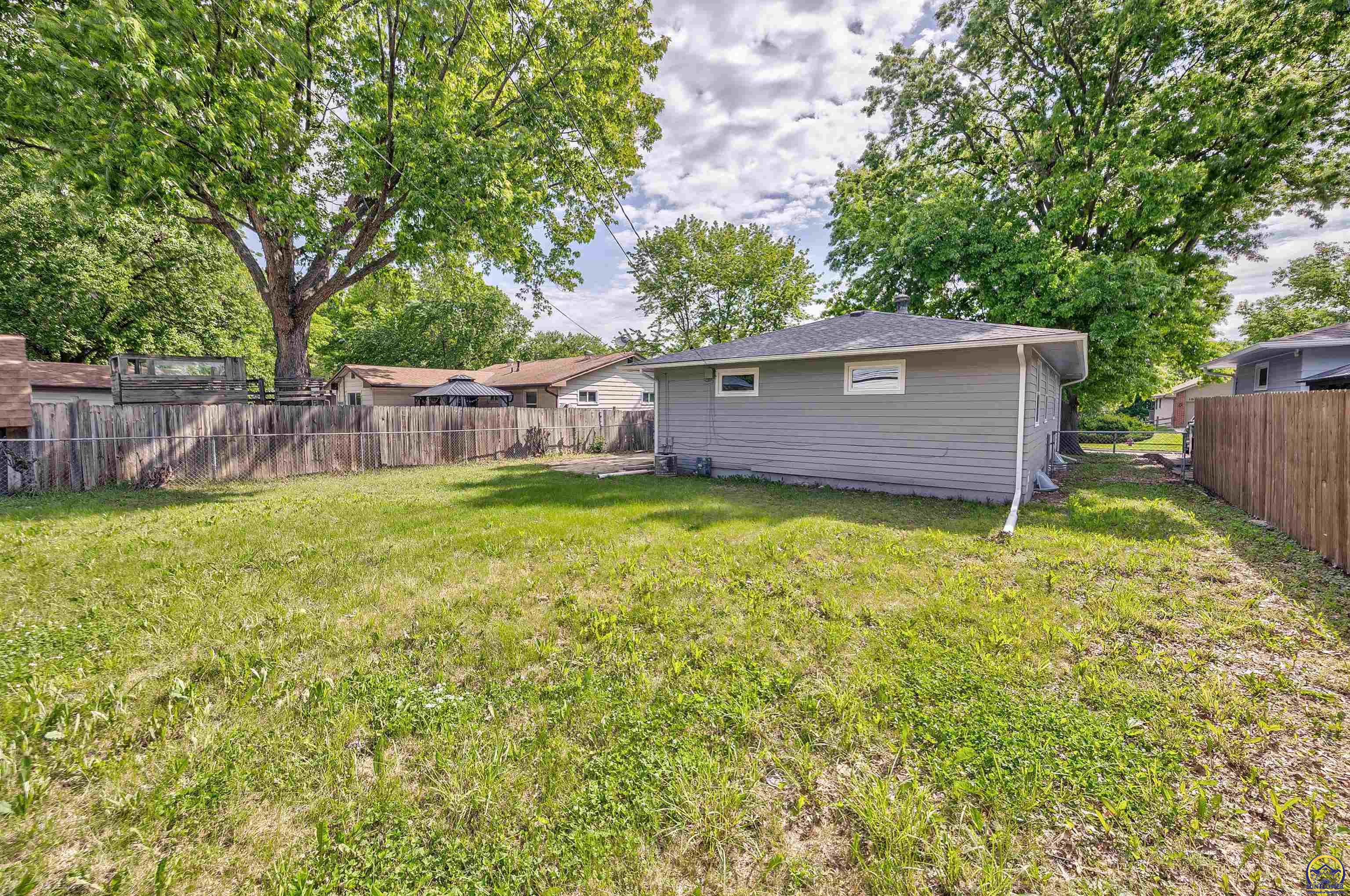 1917 Southwest Crest Drive Topeka, KS 66604 - Photo 25 of 25