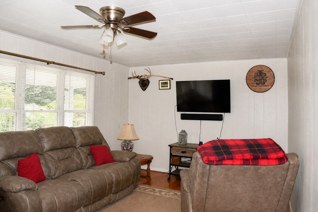 3012 Breeden Branch Road Rowe, VA 24646 - Photo 6 of 52 Gallery Image 6