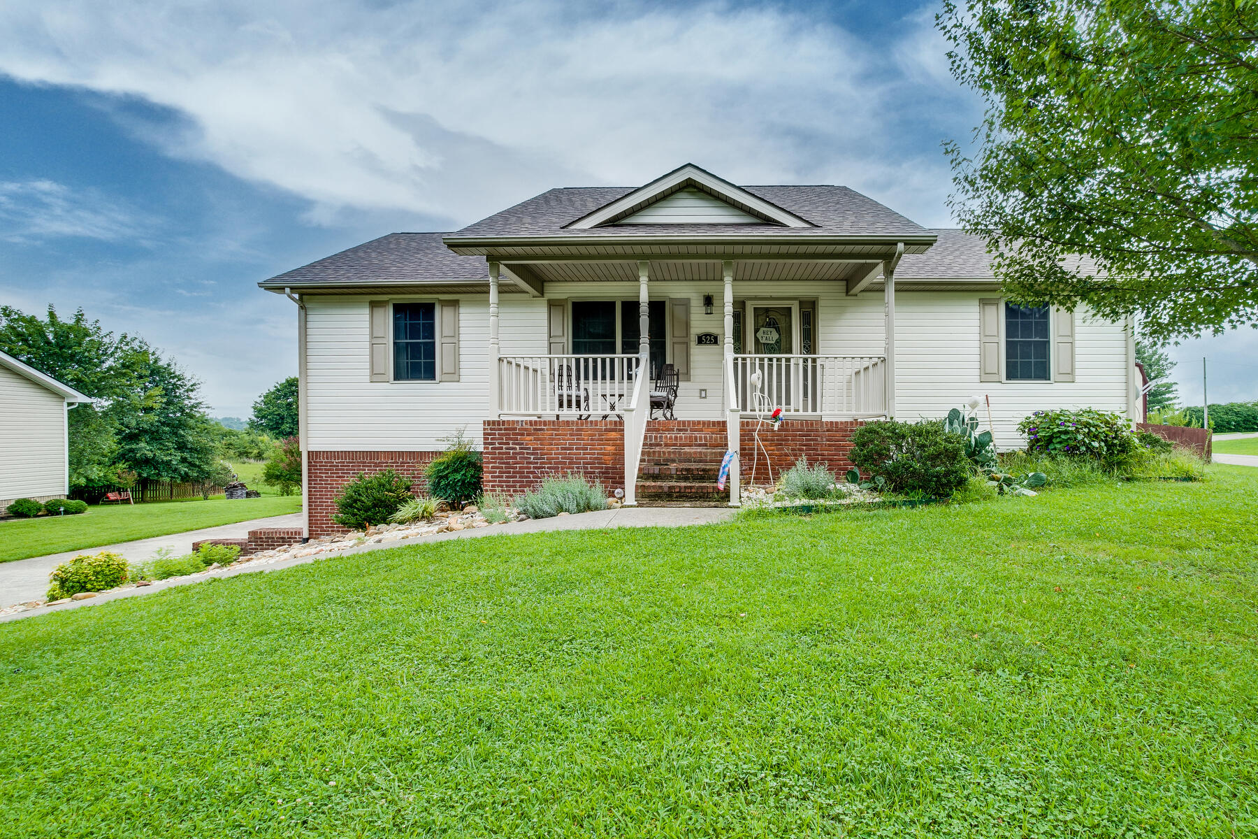 525 Ridgecrest Road Jonesborough, TN 37659 - Photo 1 of 37 001