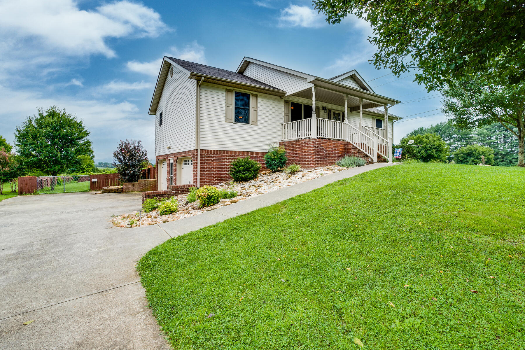 525 Ridgecrest Road Jonesborough, TN 37659 - Photo 3 of 37 003