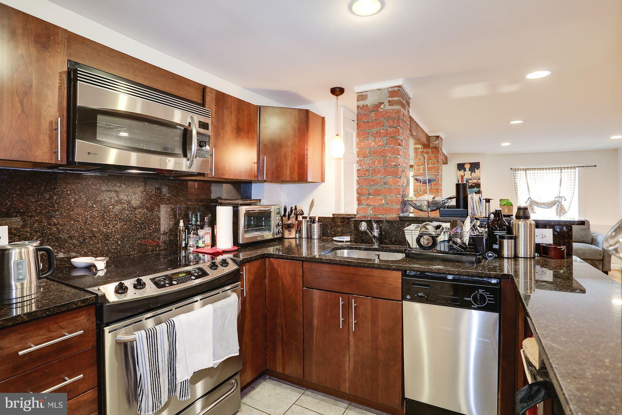 2323 Ontario Road Northwest, Unit 2 Washington, DC 20009 - Photo 4 of 13 Gourmet Kitchen