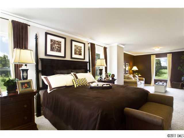 8642 Heartleaf Road Charlotte, NC 28227 - Photo 8 of 16 Gallery Image 8