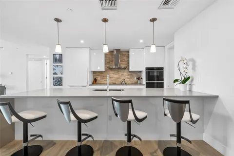 $2,150,000 | 920 Intracoastal Drive, Unit 1402, Fort Lauderdale, FL 33304