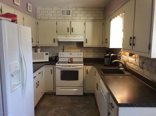 $3,500 | 185 Clubhouse Drive, Middletown, NJ 07748