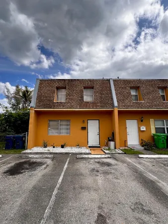 $3,000 | 5950 Northwest 25th Place, Unit 233, Sunrise, FL 33313