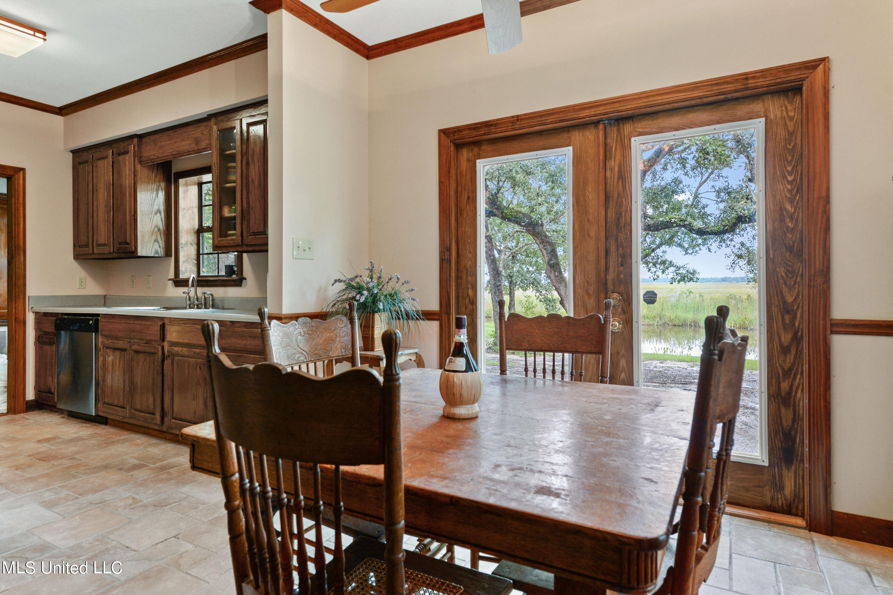 24420 Arcadia Farm Road Pass Christian, MS 39571 - Photo 8 of 27 Dining.Kitchen