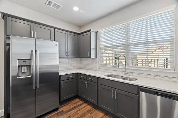 $424,998 | 621 Mdw Lk Drive, Weatherford, TX 76087