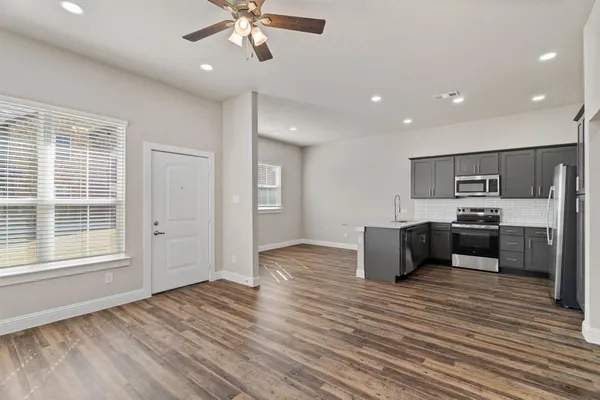 $424,998 | 621 Mdw Lk Drive, Weatherford, TX 76087