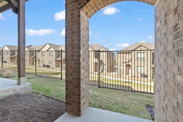 $424,998 | 621 Mdw Lk Drive, Weatherford, TX 76087