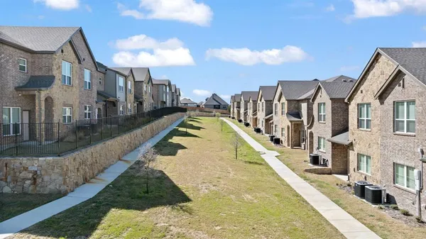 $424,998 | 621 Mdw Lk Drive, Weatherford, TX 76087