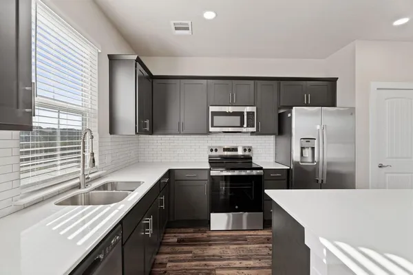 $424,998 | 621 Mdw Lk Drive, Weatherford, TX 76087
