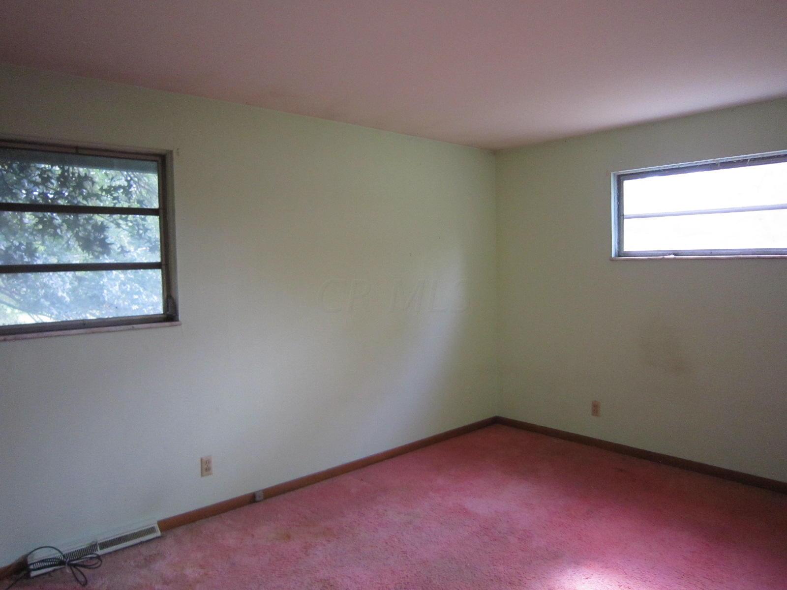 3082 Marwick Road Columbus, OH 43232 - Photo 6 of 9 Gallery Image 6