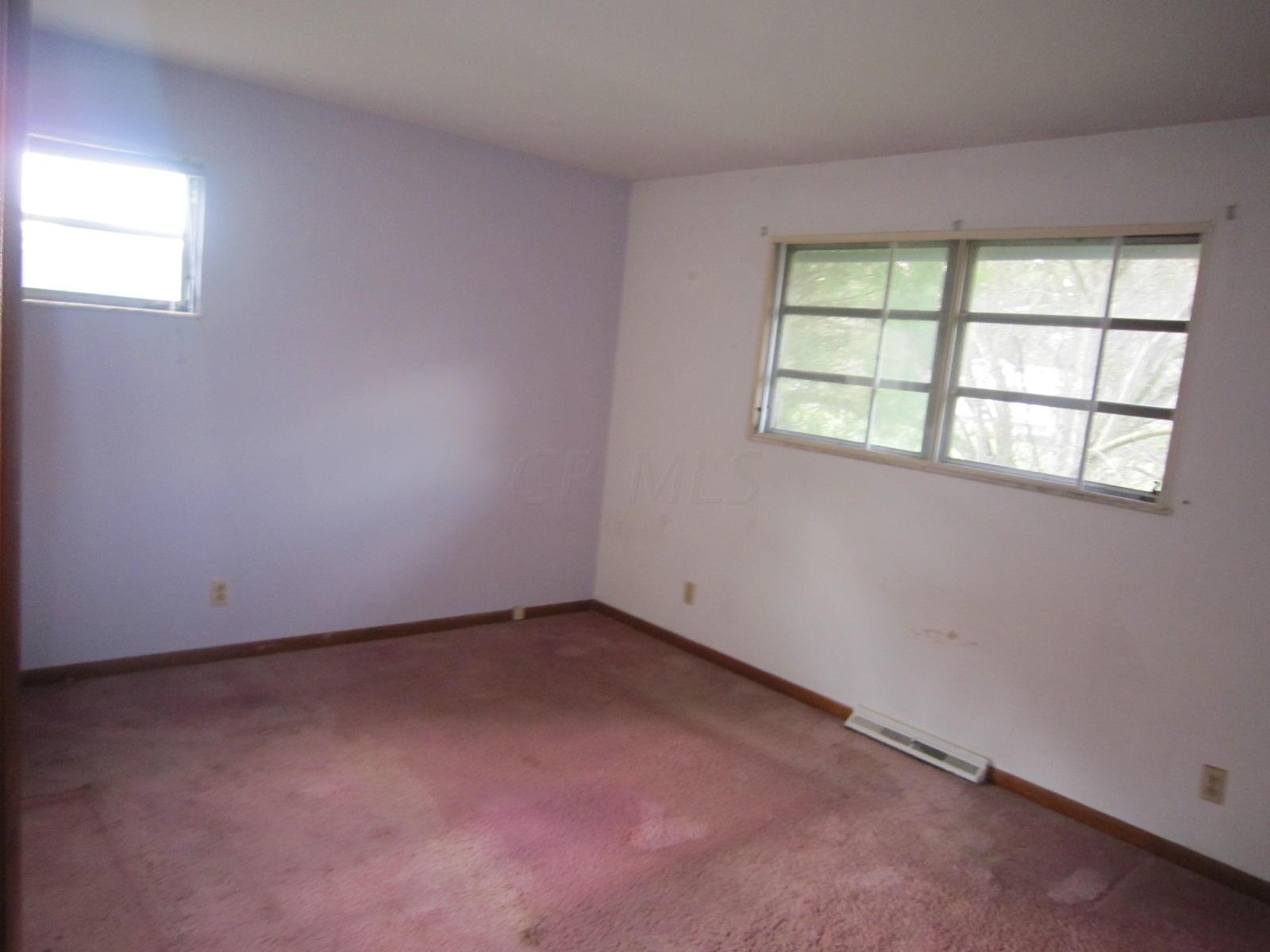 3082 Marwick Road Columbus, OH 43232 - Photo 7 of 9 Gallery Image 7