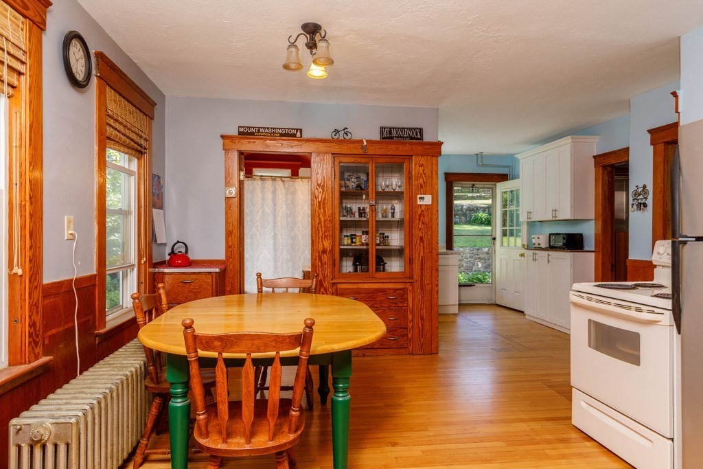 81 Monadnock Street Gardner, MA 01440 - Photo 4 of 27