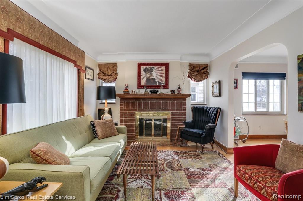 1729 Roslyn Road Grosse Pointe Woods, MI 48236 - Photo 12 of 26