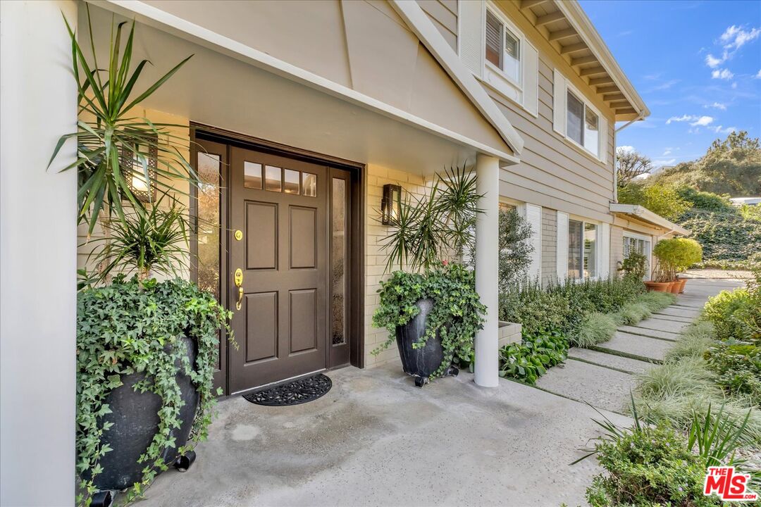 3660 Ballina Canyon Road Encino, CA 91436 - Photo 2 of 35