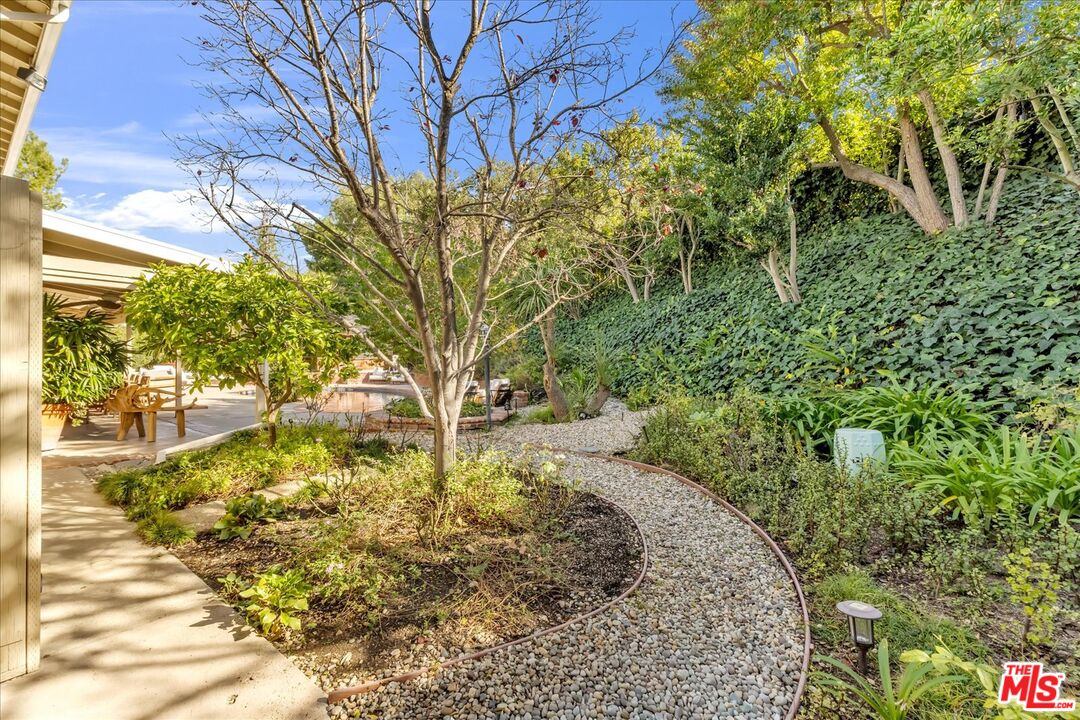 3660 Ballina Canyon Road Encino, CA 91436 - Photo 33 of 35