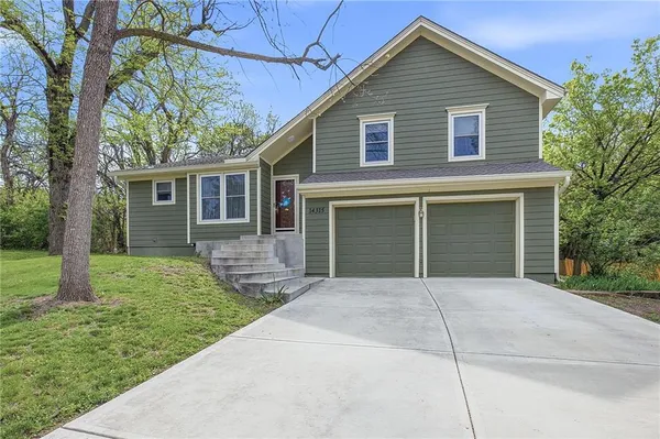 $375,000 | 14315 West 90th Court, Lenexa, KS 66215