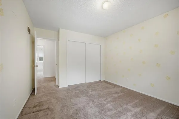 $375,000 | 14315 West 90th Court, Lenexa, KS 66215