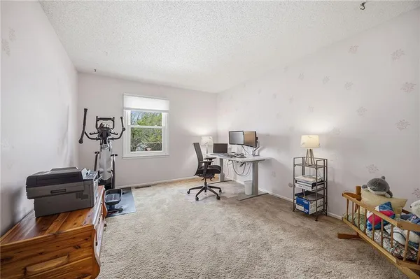 $375,000 | 14315 West 90th Court, Lenexa, KS 66215