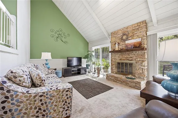 $375,000 | 14315 West 90th Court, Lenexa, KS 66215