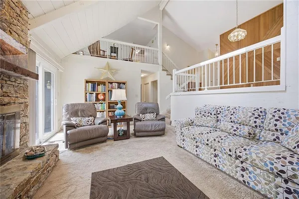 $375,000 | 14315 West 90th Court, Lenexa, KS 66215